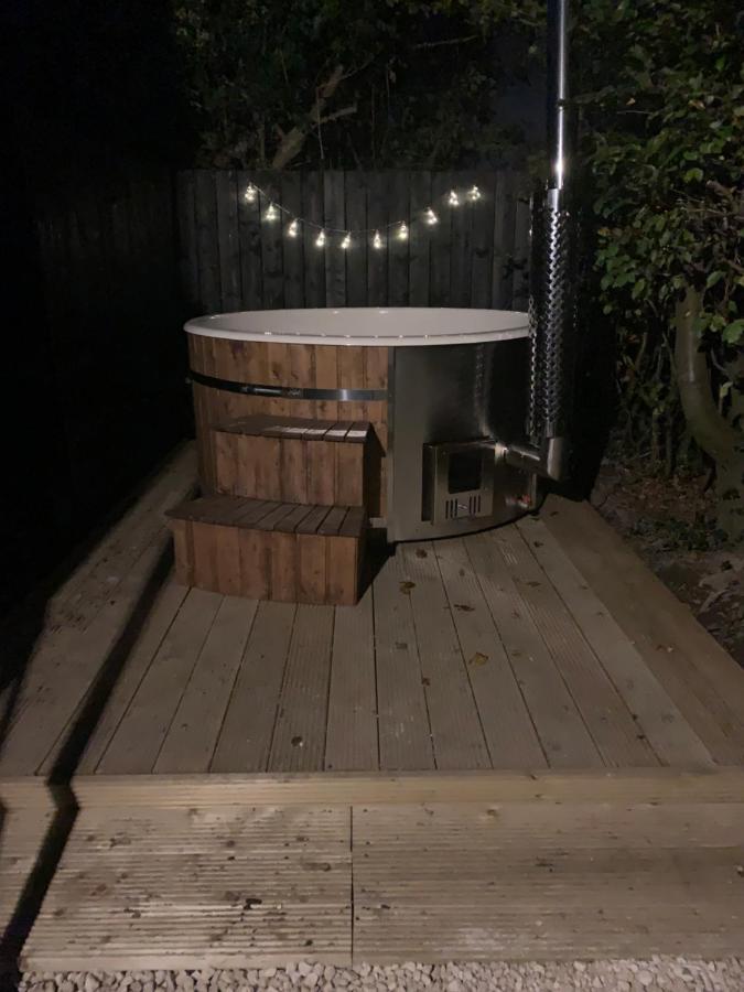 Luxury Countryside Cottage Getaway With Wood Fired Hot Tub Gransha  Экстерьер фото